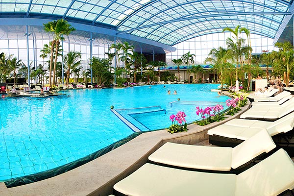 Badeparadies Titisee mit Palmenoase und Rutschenparadies